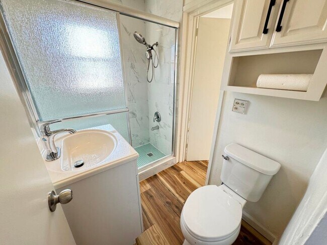 Building Photo - 215-219 Church Ave