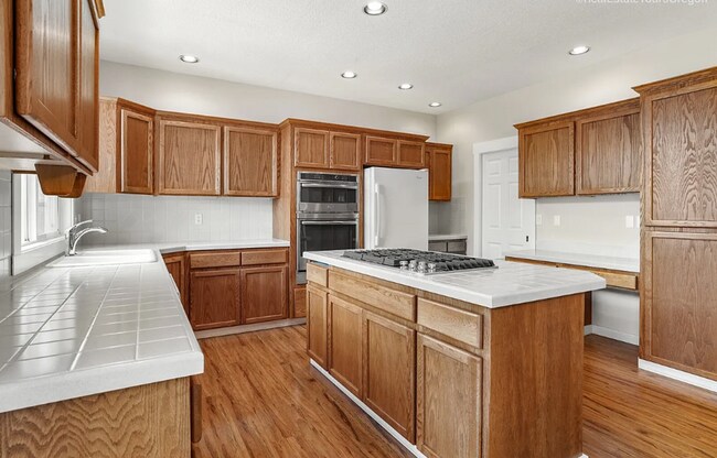 Building Photo - 12035 SE Grand Vista Dr
