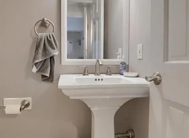 Building Photo - Home Sweet Home