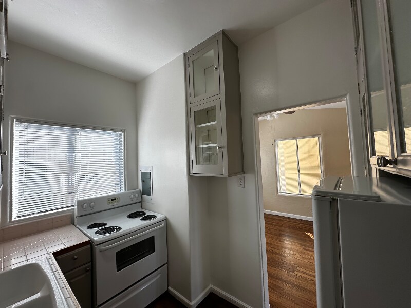 Building Photo - 2215 Carroll St