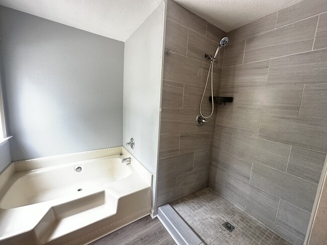 Building Photo - 75 Redwood Track Course