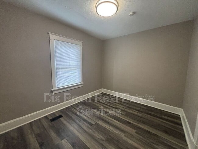 Building Photo - 3018 Tytus Ave