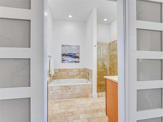 Building Photo - 2520 Bluebonnet Ln