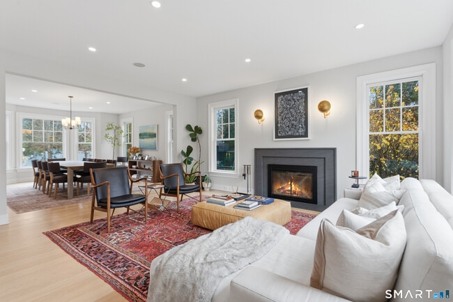 Building Photo - 4 Winker Ln