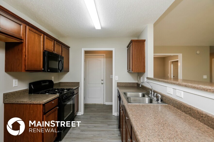 Building Photo - 213 Comet Ct