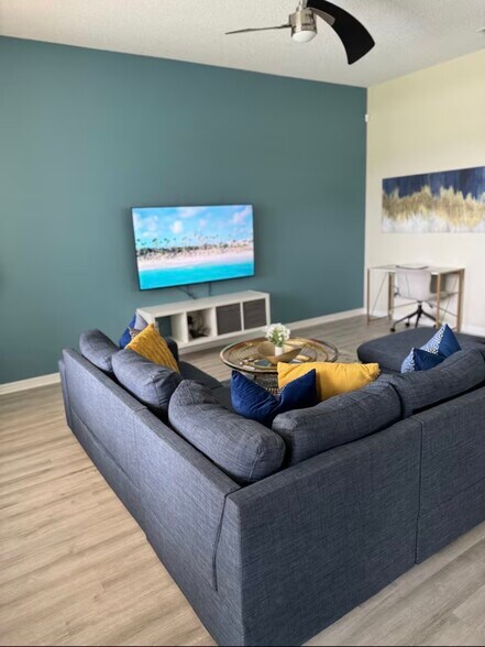 Building Photo - 554 Lockbreeze Dr