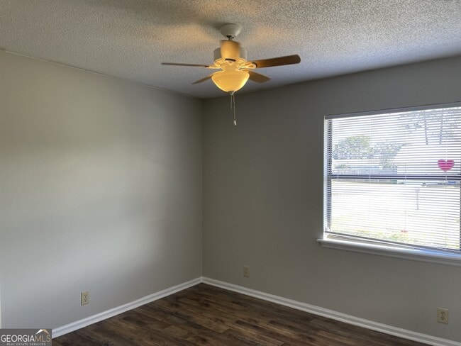 Building Photo - 403 Fairfield Ct