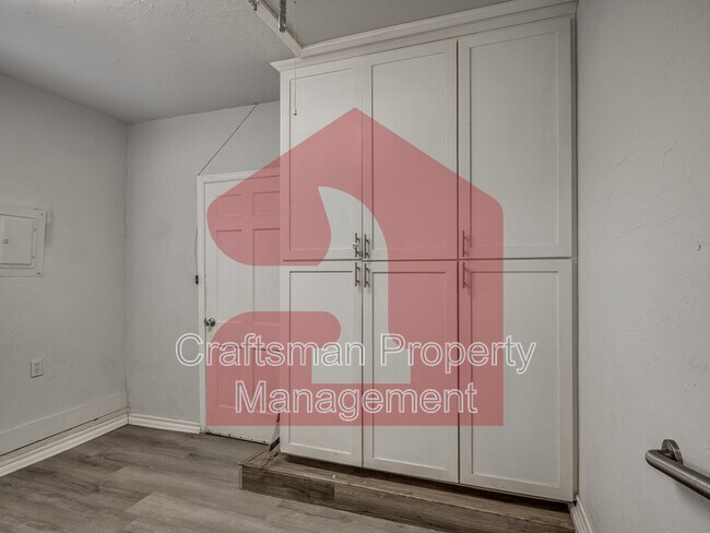 Building Photo - 2024 NW 45th St