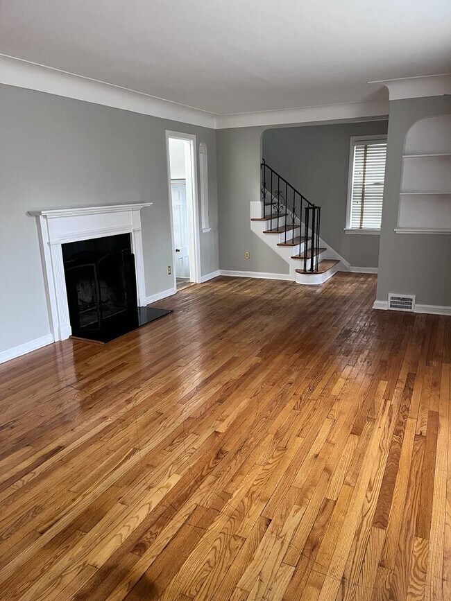Building Photo - Welcome home!