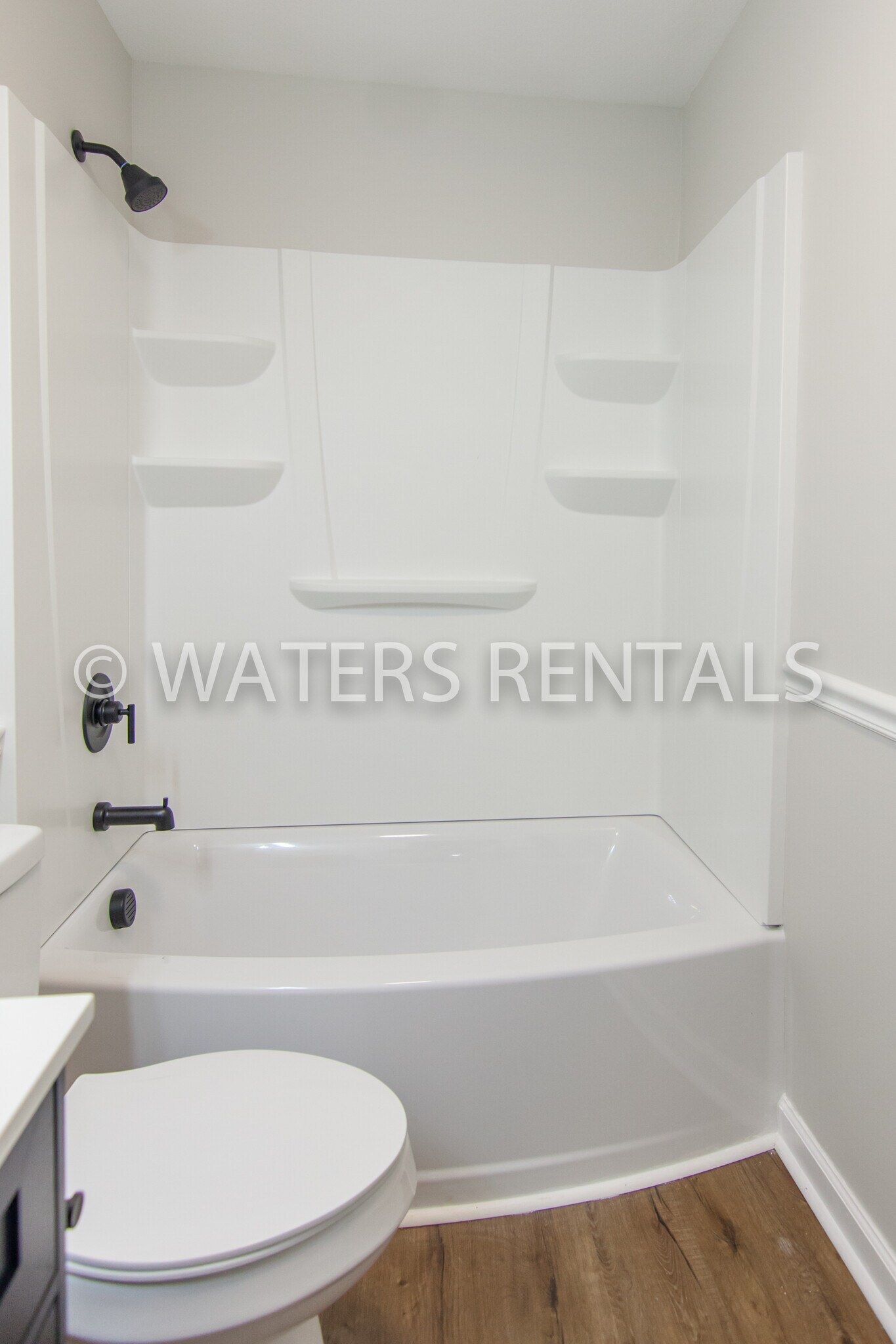 Hallway Bath - 156 Soren Ln