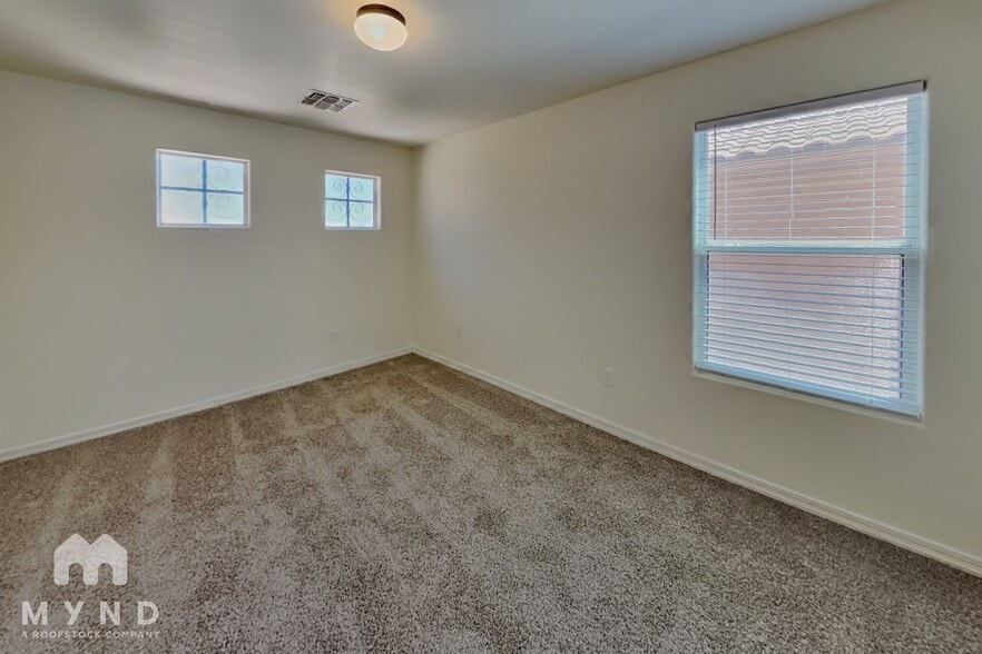 Building Photo - 7056 S GREENEYES Ln
