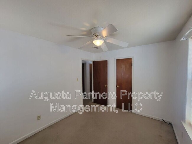 Building Photo - 2803 Ptarmigan Rd