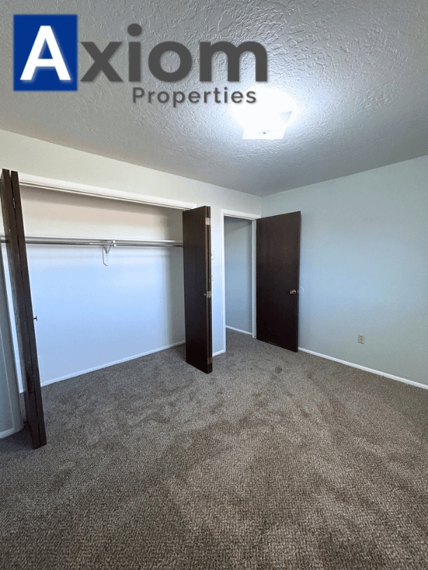 Building Photo - 5105 Hawthorne-6