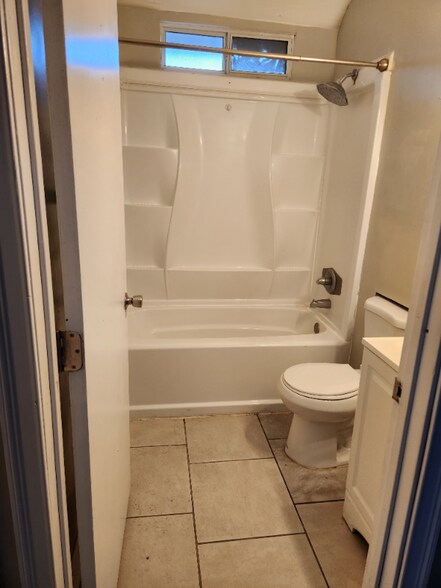 Building Photo - 2601 S Portia Ave