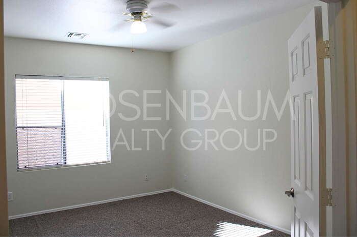 Building Photo - 4632 E Harwell St