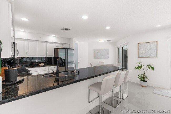 Building Photo - 23246 L'Ermitage Cir