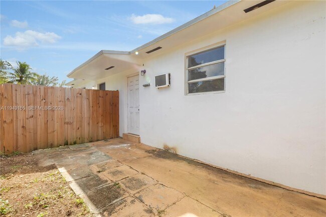 Building Photo - 567 NW 90th St