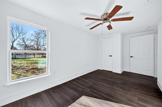 Building Photo - 710 E Lamar St