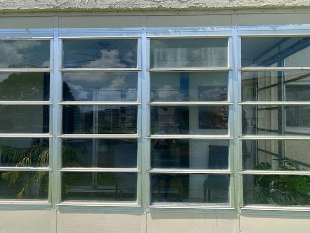 Building Photo - 715 Lori Dr