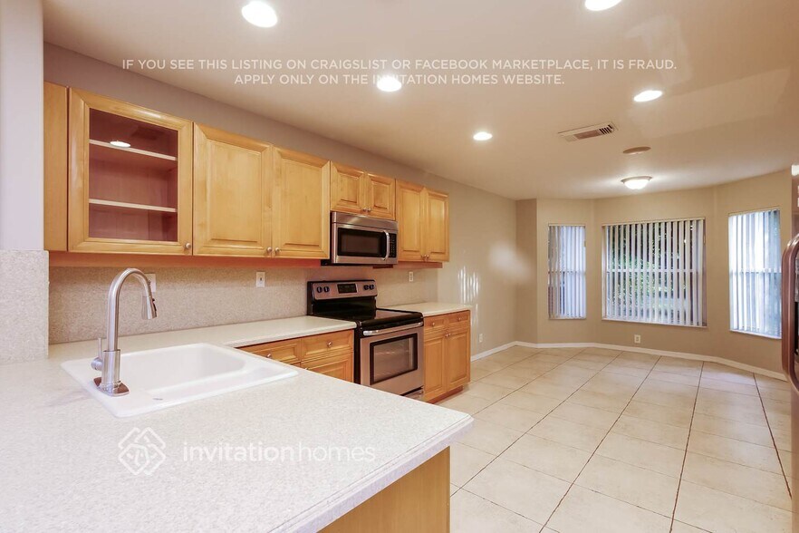 Building Photo - 3580 SW 51st St