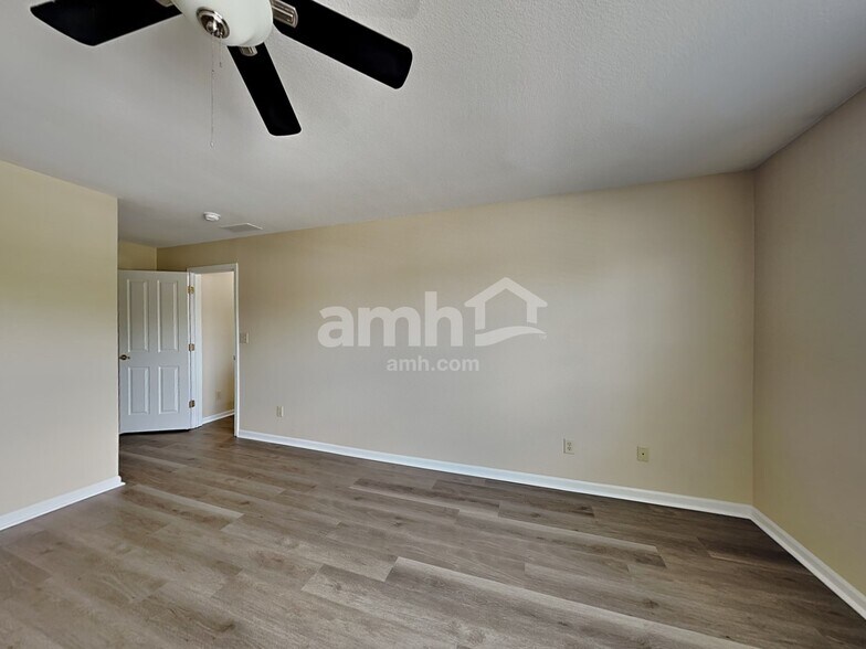 Building Photo - 12693 Glengary Dr