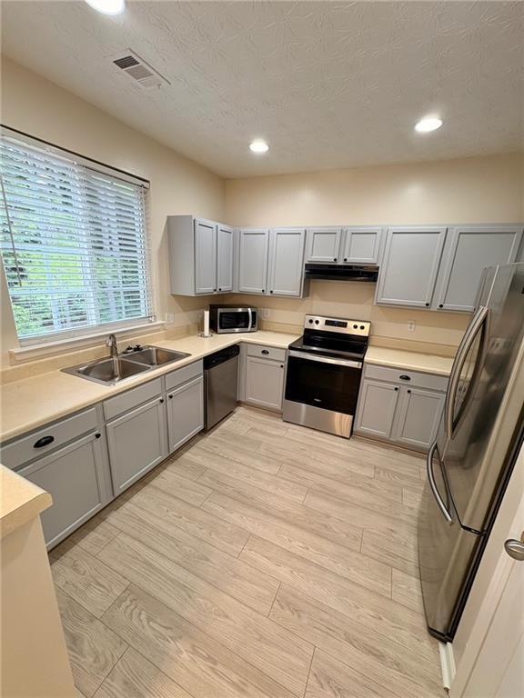Building Photo - 231 Village Square Dr