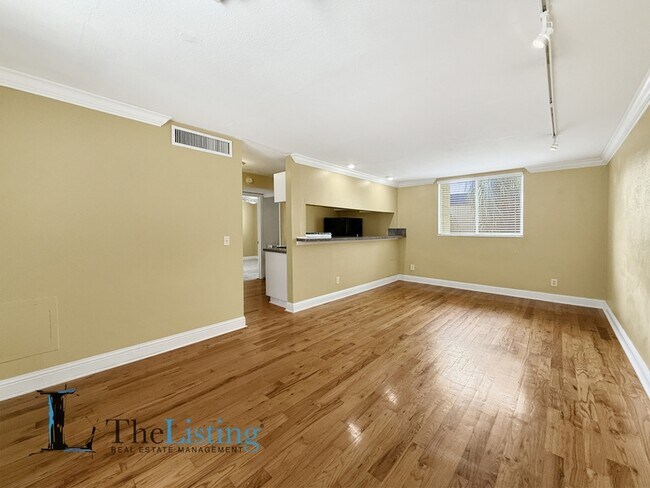 Building Photo - 1301 S Howard Ave