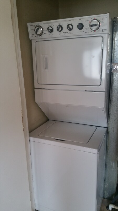 Building Photo - 17000 E Ford Dr