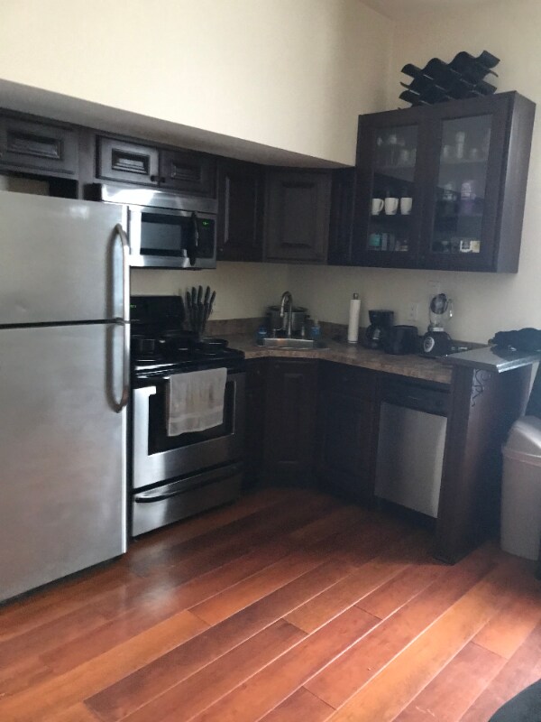 Building Photo - 406 N Delaware St