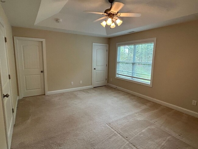 Building Photo - End Unit 3 Bed | 2.5 Bath Townhouse in Cha...