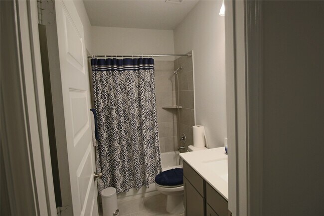 Building Photo - 24727 Tanoureen Dr