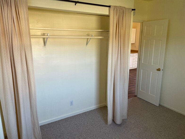 Building Photo - 4781 Avalon Ave