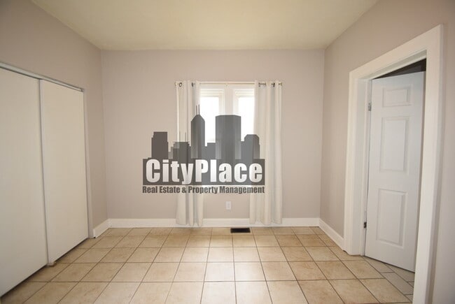 Building Photo - 1602 Spruce St