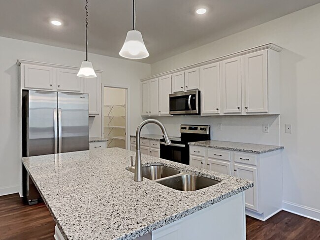 Building Photo - 3216 Oakfields Rd