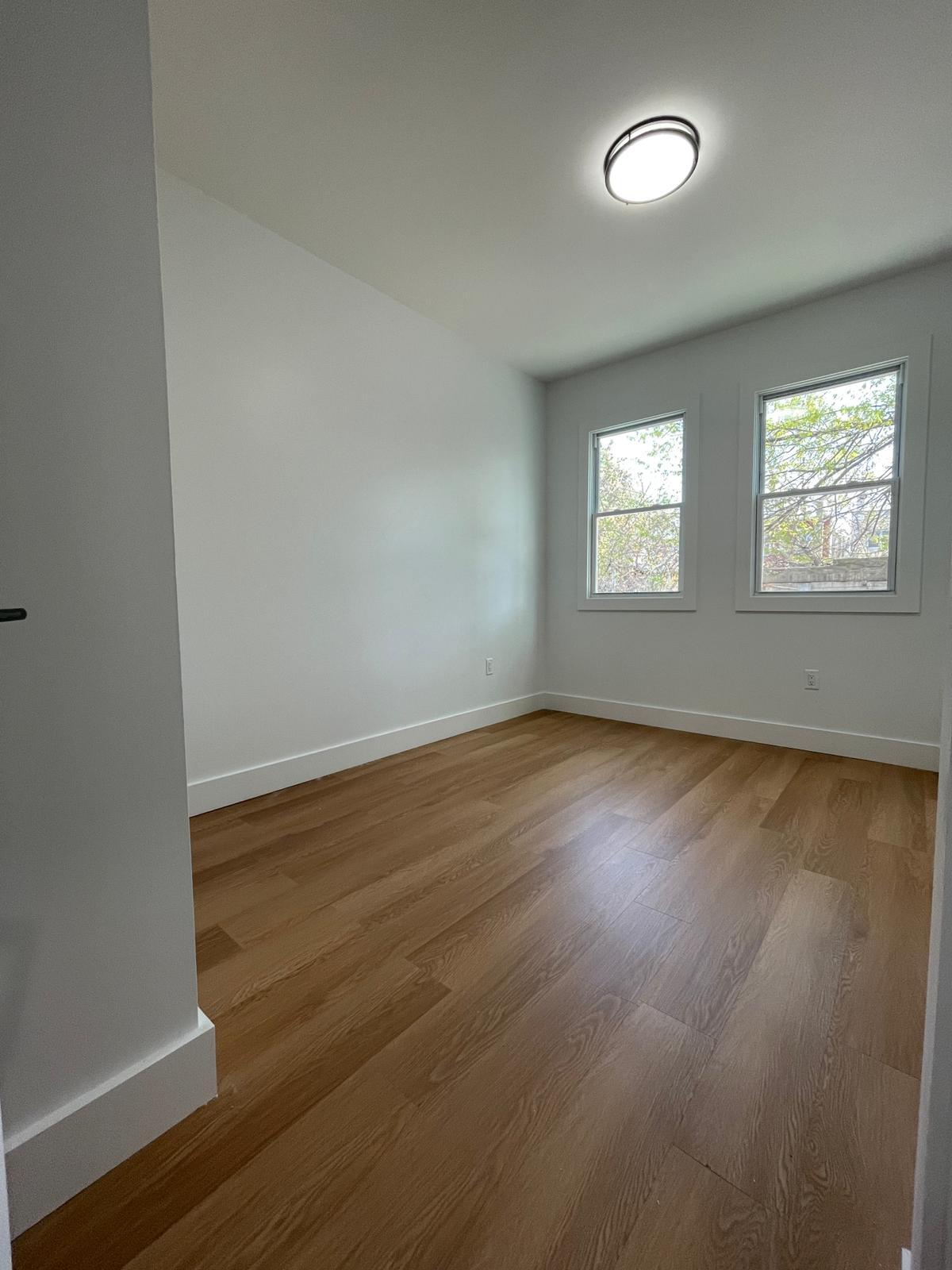Unit 1 - 156 Woodlawn Ave