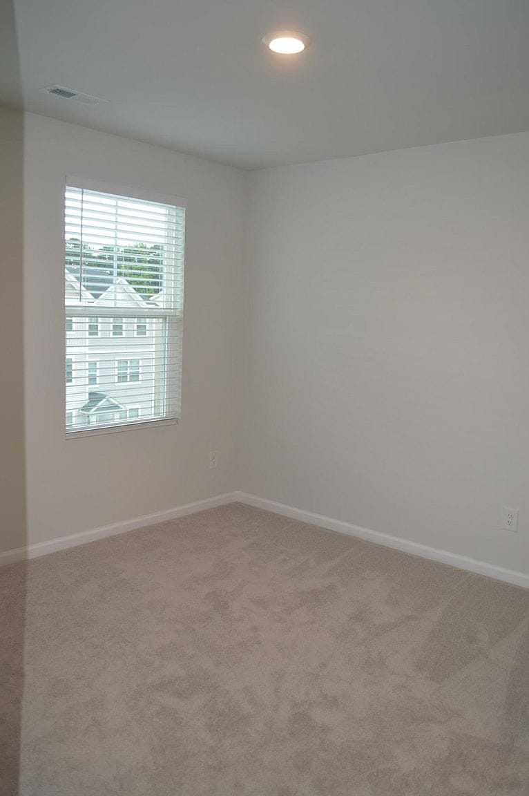 Building Photo - Room in Townhome on Southern Magnolia Dr