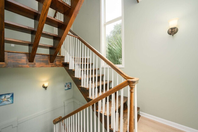 Building Photo - 3 Cassina Ln