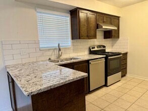 Building Photo - 402 Fawn Trail