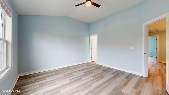 Building Photo - 604 Windsurfing Ln