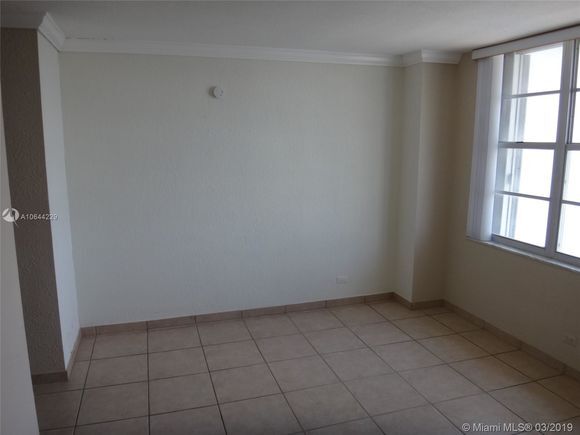 Building Photo - 5601 Collins Ave
