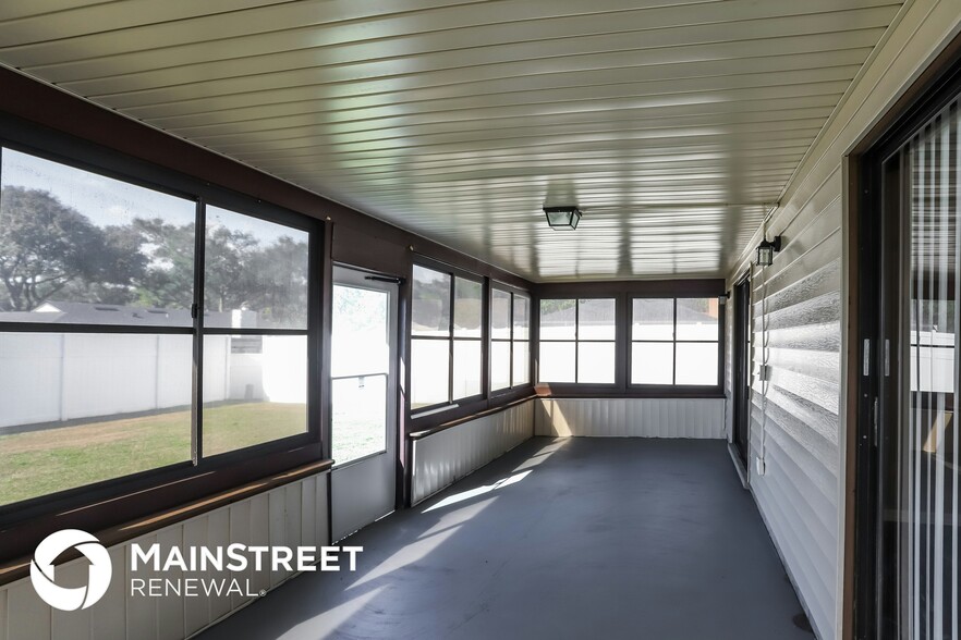 Building Photo - 609 Willow Run