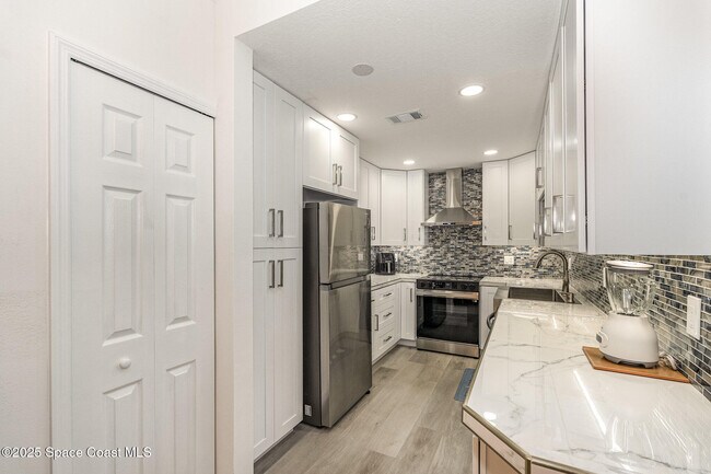 Building Photo - 333 N Atlantic Ave