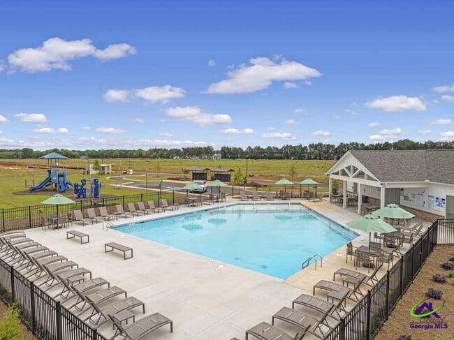 Building Photo - 827 Trenton Dr