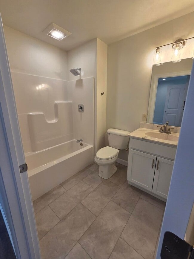 Building Photo - 43 W Main St