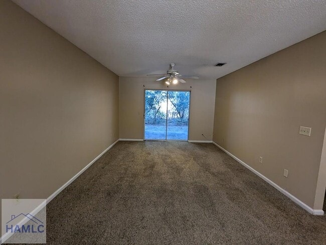 Building Photo - 350 Beverly St