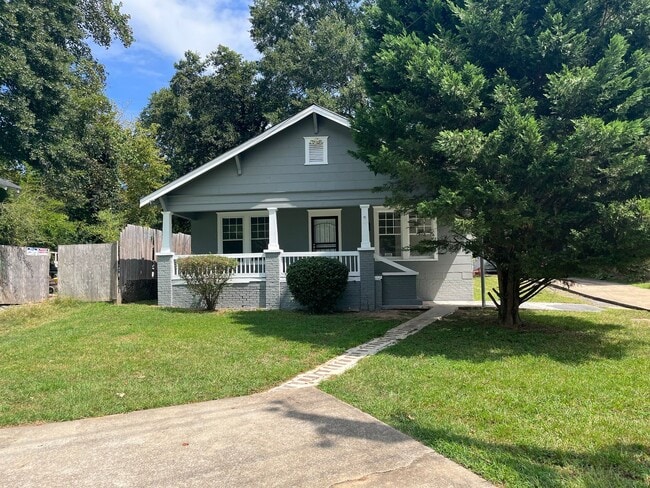 Primary Photo - Spacious 2bd/1.5ba Home Minutes From W Midtown!