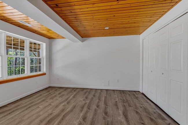 Building Photo - 1646 Stowe Rd