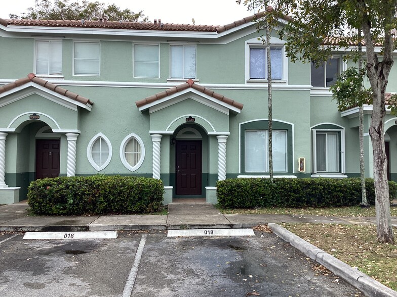 Primary Photo - 2736 SE 15th Rd