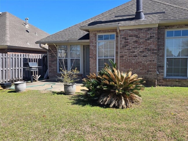 Building Photo - 9400 Bristlecone Dr