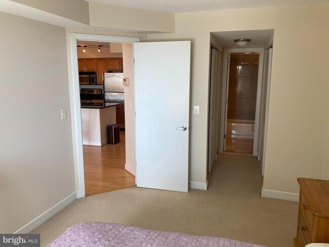 Building Photo - 7500 Woodmont Ave